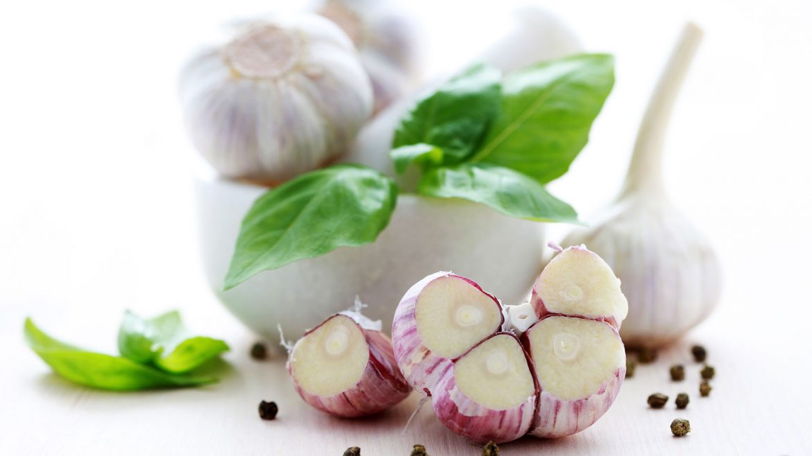 Image of garlic cloves