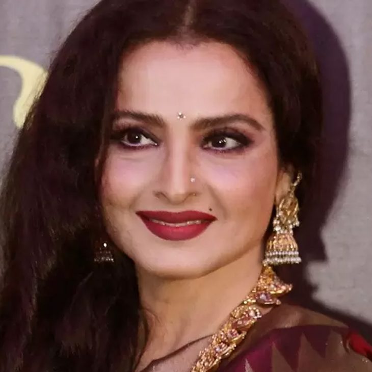 Dramatic White Lower Water Lines Introduced by Rekha